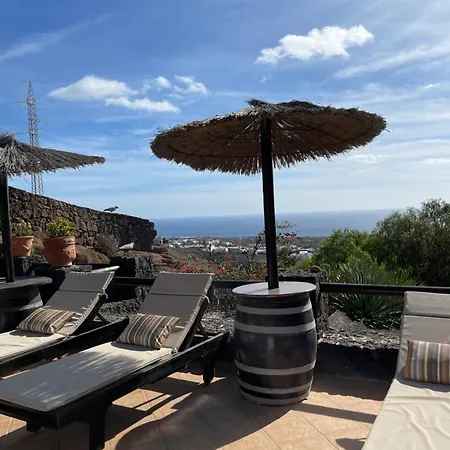 Casa de Férias Castillo Lanzarote Bailey - Luxury - Pet Friendly With Heated Pool
