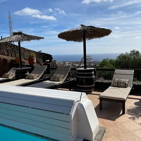 Castillo Lanzarote Bailey - Luxury - Pet Friendly With Heated Pool Casa de Férias