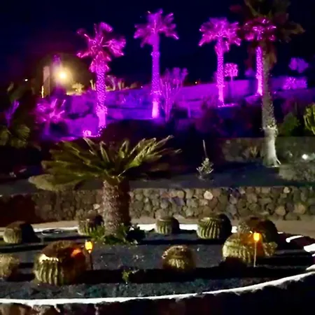 Casa de Férias Castillo Lanzarote Bailey - Luxury - Pet Friendly With Heated Pool *