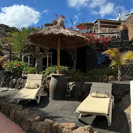 Castillo Lanzarote Bailey - Luxury - Pet Friendly With Heated Pool Ла-Асомада